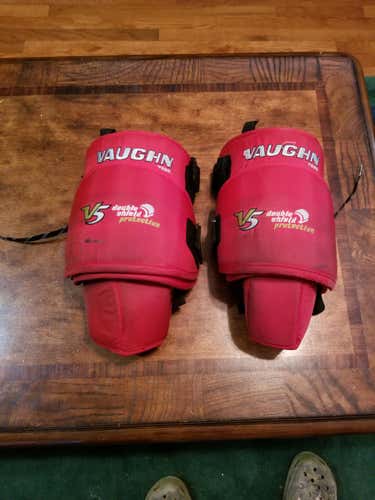Used Vaughn 7990 knee pads