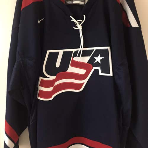 USA Blue Adult Large Nike Hockey Jersey EUC