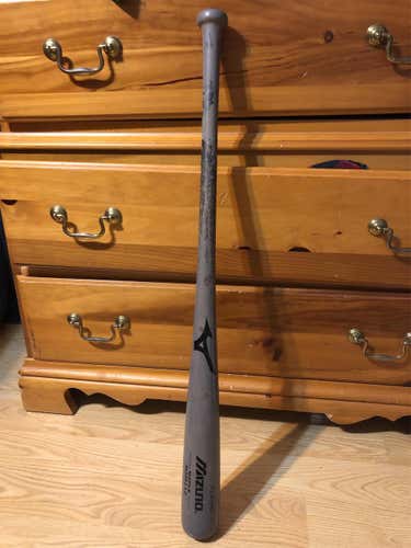 Used Mizuno MZM110 32" Bat