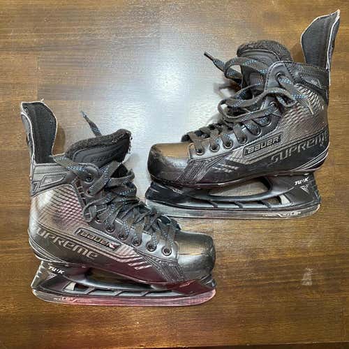 Used Bauer Supreme Size 5.5 Hockey Skates