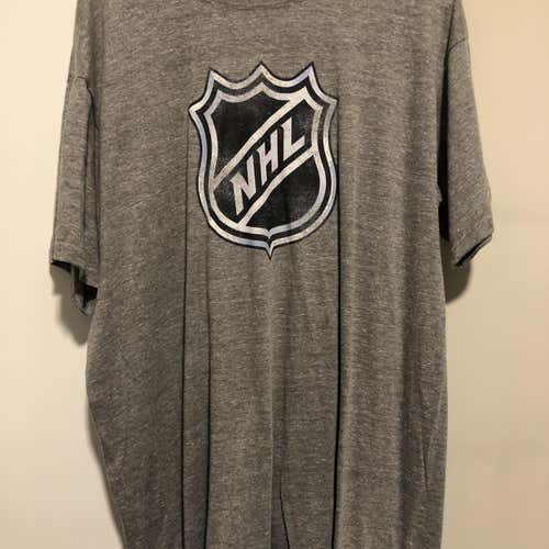 NHL Logo T Shirt Size XL