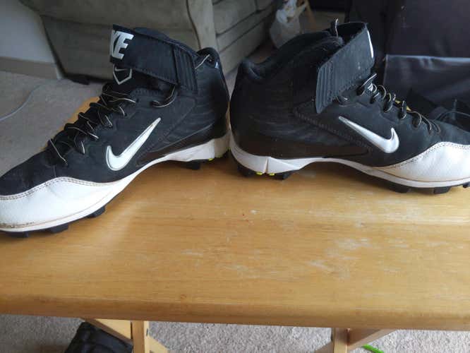 Black Men's  Molded Cleats Nike