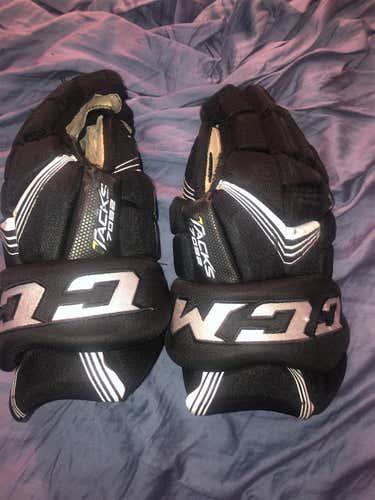 Black Used CCM Tacks 7092 14"  Gloves