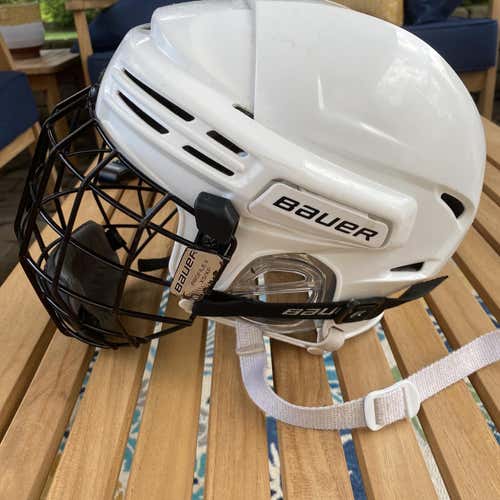White Medium Bauer 7500  Helmet