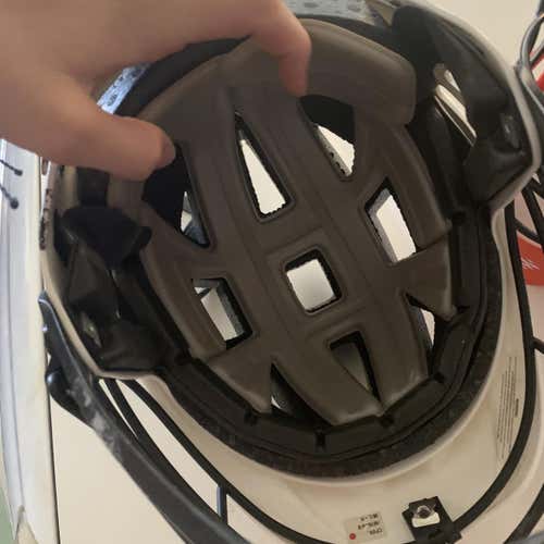 White Used Player's Cascade CPV-R Helmet