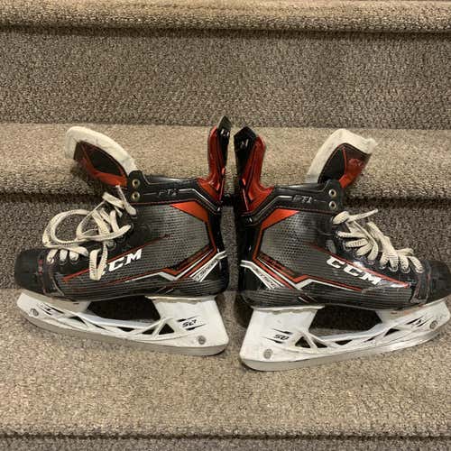 Used CCM JetSpeed FT1 Regular Width  Size 8.5 Hockey Skates