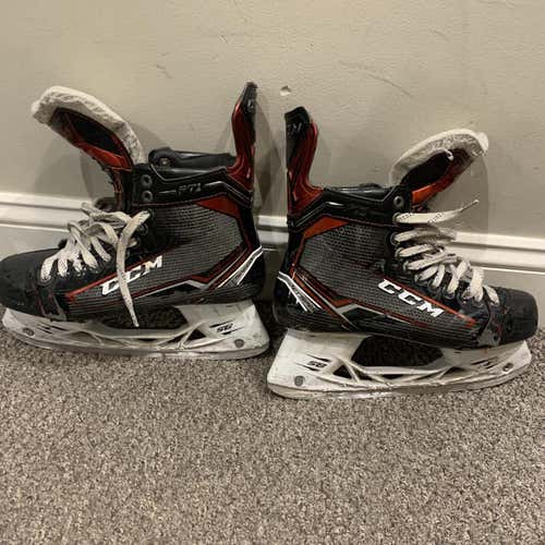 Used CCM JetSpeed FT1 Regular Width  Size 8.5 Hockey Skates