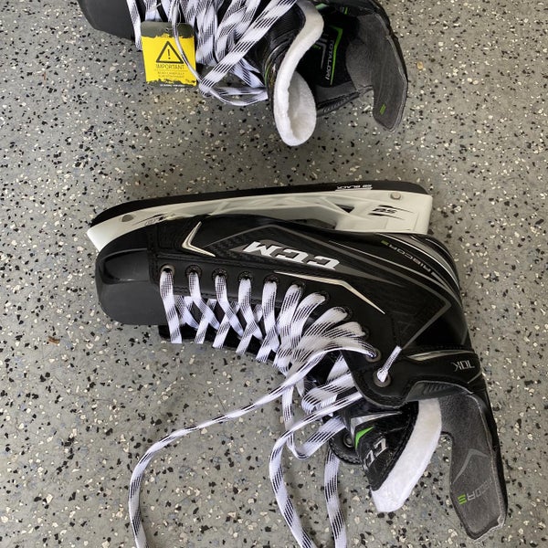 New CCM RibCor 70K Regular Width Size 9 Hockey Skates