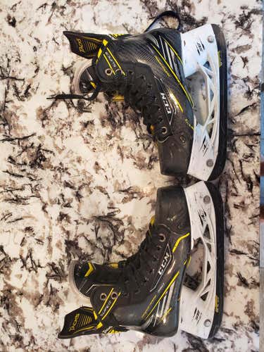 Junior Used CCM Super Tacks Hockey Skates Size 4