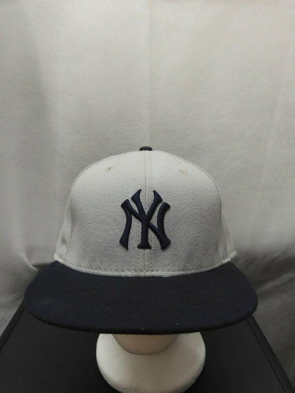 New York Yankees Hat Baseball Cap Fitted 7 3/8 New Era Silver