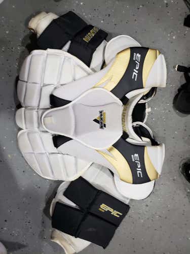 Senior Used Medium Vaughn epic 8600 Goalie Chest Protector