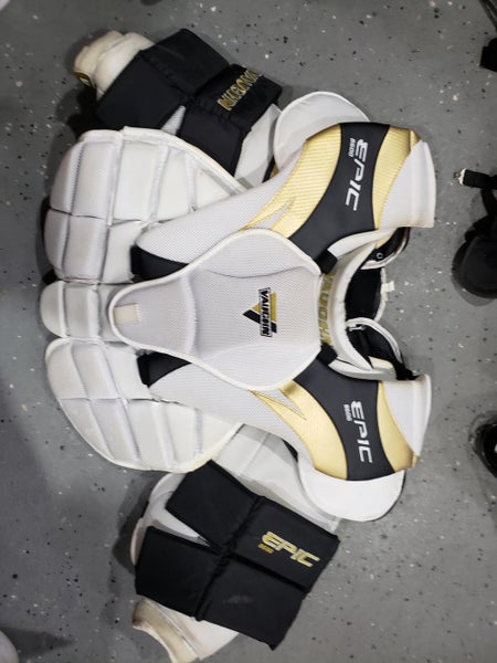 Senior Used Medium Vaughn epic 8600 Goalie Chest Protector
