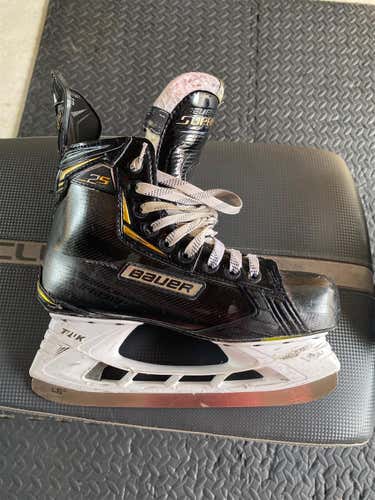 Used Bauer Supreme 2S Size 6 Hockey Skates