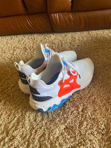 White Men's Size 10 (Women's 11) Nike Shoes