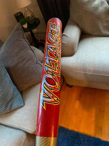 Red Used  Composite 28 oz 34" Bat