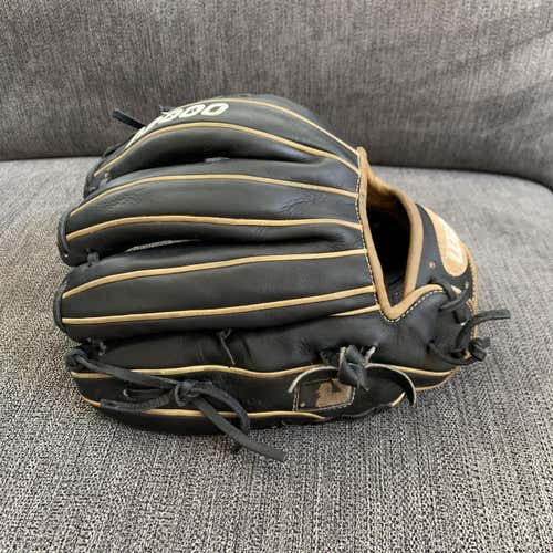 Black Used Infield A2000 1786 11.5" Baseball Glove