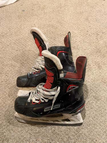 Used Bauer Vapor 1X 2.0 Regular Width Size 8.5 Hockey Skates