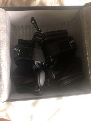 New Large Black Epoch Integra Elbow Caps