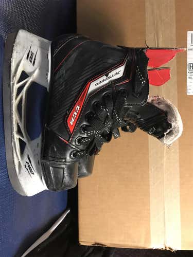Used CCM JetSpeed 260 Regular Width  Size 2.5 Hockey Skates