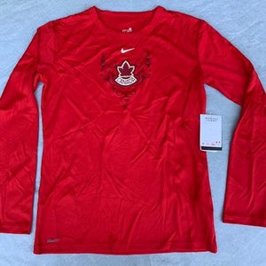 Team Canada Red New Adult woman medium Nike Dry Fit Long Sleeve Shirt