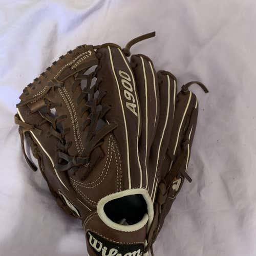Brown Used Outfield A900 11.75" Baseball Glove