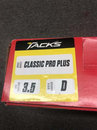 New CCM Tacks Classic Pro+ Size 3.5 D Jr Skates