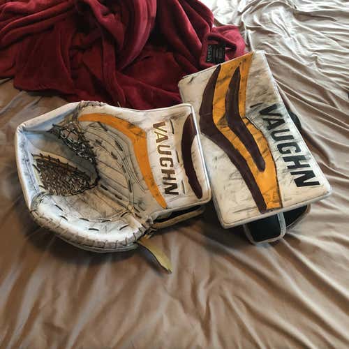 Vaughn V7 XR Pro Carbon Glove Set (Full Right)