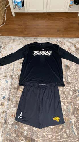 Adult XL Under Armour Shirt