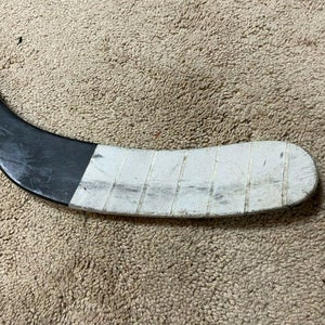 MATT HUNWICK 17'18 Pittsburgh Penguins Bauer Game Used Hockey Stick NHL COA