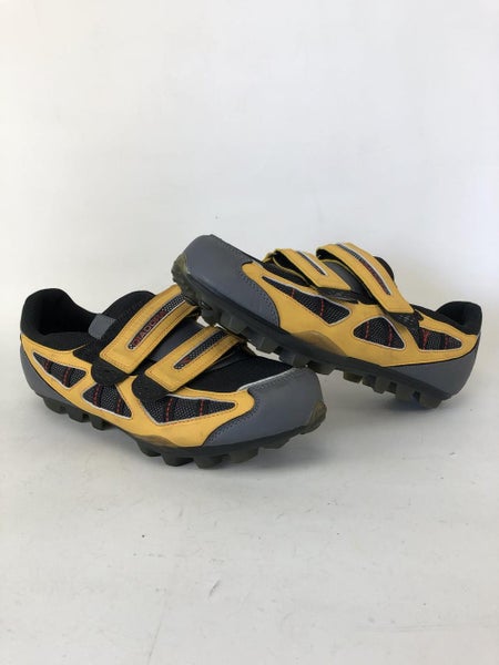 Used Diadora Senior 9.5 Bicycles Shoes
