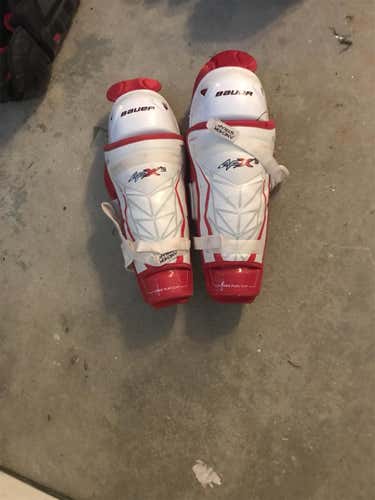 Used Bauer APX2 Shin Pads
