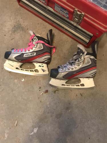 Used Bauer Vapor Size 2.5 Hockey Skates