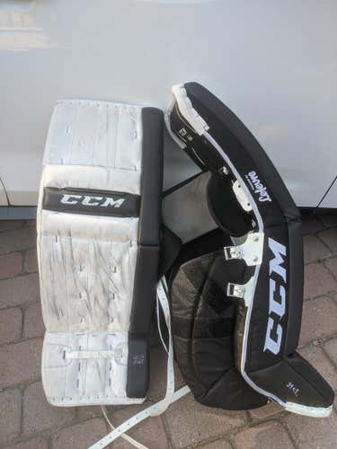CCM Extreme Flex 3.9 Goalie Leg Pads Intermediate 31 +1"