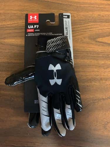 New Under Armour Youth Gloves Medium
