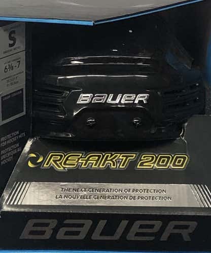 BAUER REAKT 200 PRO STOCK HOCKEY HELMET BLACK SMALL (6525)