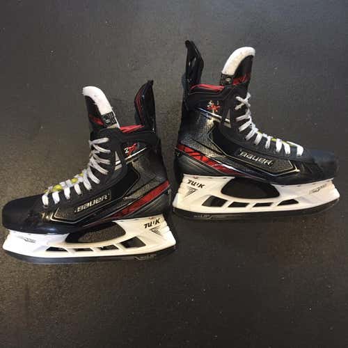 Used Bauer Vapor 2X Regular Width  Size 8 Hockey Skates