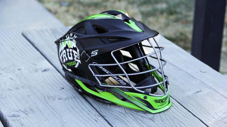 Cascade S Matte Black w/ Green Chin