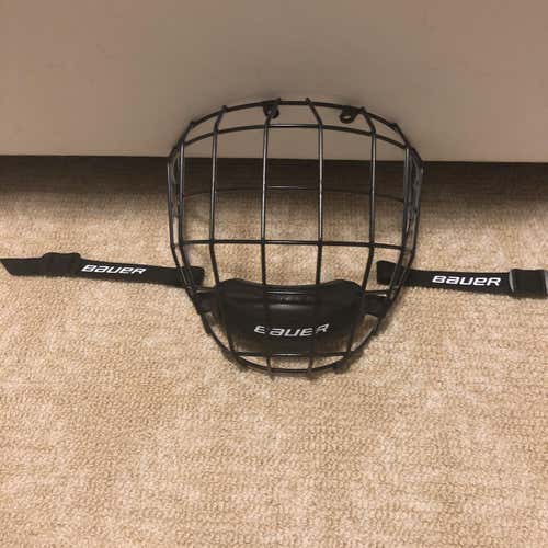 (BRAND NEW) BAUER BLACK AND WHITE HOCKEY CAGE