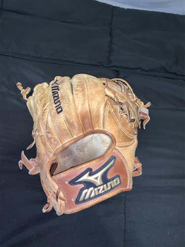 Brown Used Infield Global Elite 11.5" Baseball Glove