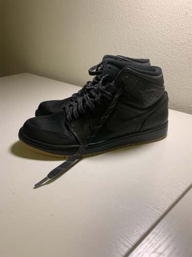 Black Men's Size 8.0 (Women's 9.0) Jordan Shoes