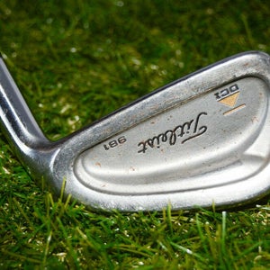 Titleist Dci 981 5 Iron Right Handed 37.75" Steel 	Stiff	New Grip