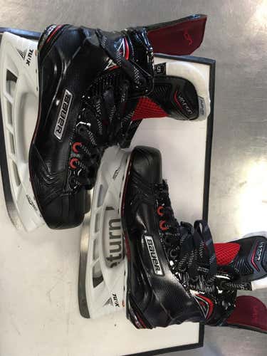 Used Bauer Vapor X800 Regular Width Size 5.5 Hockey Skates