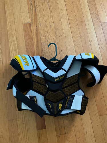 Used Small Bauer Supreme S190 Shoulder Pads