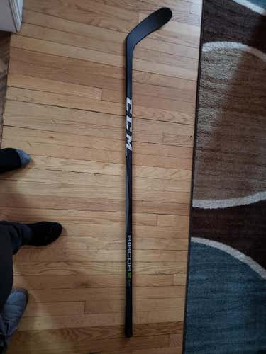 P28 CCM Right Handed Ribcore 65K Hockey Stick Toe Pattern