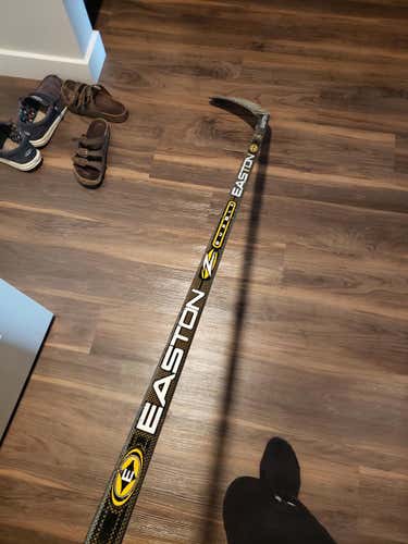 Used Senior Easton Right Handed Z-Bubble Hockey Stick Mid Pattern