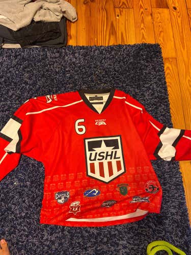 Adult Large USHL Jersey