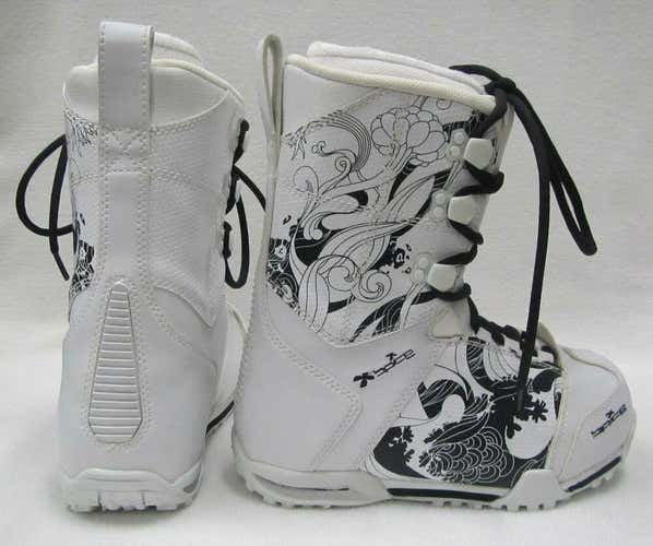 NEW/OTHER LADIES 540/SPICE "SAPPHIRE" SNOWBOARD BOOTS (WHITE/BLACK) US-7