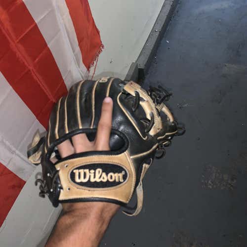 Used Infield A2000 11.5" Baseball Glove