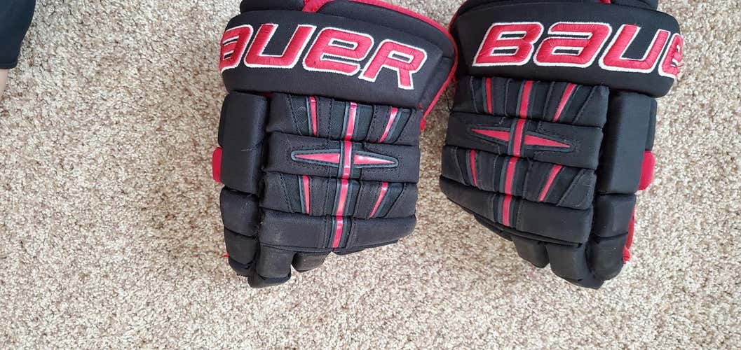 Used Senior Bauer 4 Roll Gloves 13"