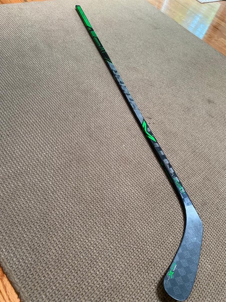 Used Right Handed Vapor ADV Hockey Stick